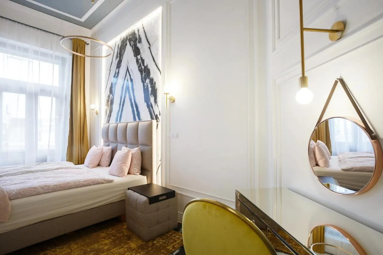 Palace Apartment By Main Station - Premier Praga 0*,  Repubblica Ceca