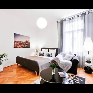 Apartment Old Town Square Jakubska 744, Prague