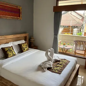 yastra-yana-homestay.ubudhotelsnow.com/